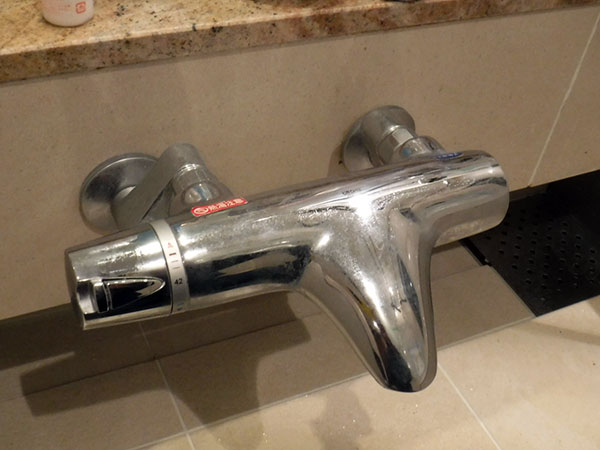 浴室水栓水漏れによりグローサーモ2000に交換 - GROHE MART 施工ブログ