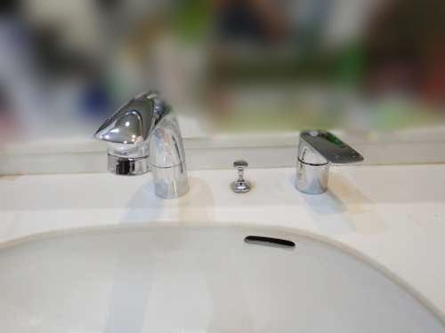 施工後: TOTO シャンプー水栓 品番TLG05301J