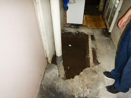 ビル1階店舗トイレ配管工事 床排水から壁排水へ 日本ホーム施工blog