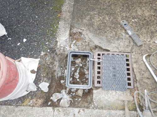 IGS(伊藤鉄工株式会社)製の鍵付き散水栓BOX取付け
