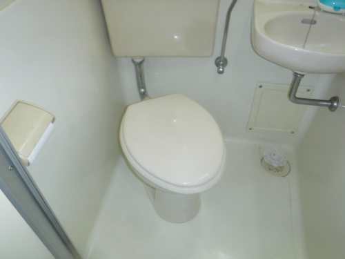 便器を取り付けて施工完了