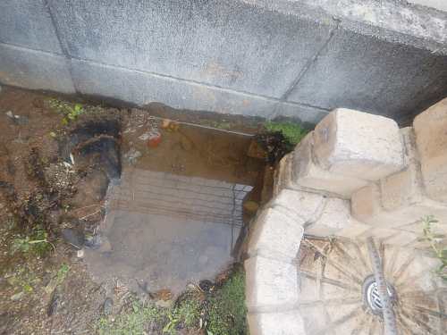 排水マス周りの土が陥没