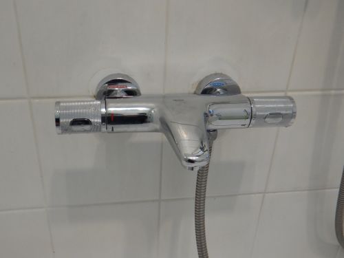新しい水栓：グローサーモ1000パフォーマンス　サーモスタットバスシャワー混合栓　品番3477900J