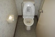 【つまり除去】3階建てビル2階のトイレつまり