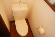 漏水を機に節水型トイレへ交換（横浜市戸塚区汲沢町）