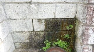 擁壁から水漏れでカメラ調査・雨水汚水管更新（川崎市麻生区王禅寺東）