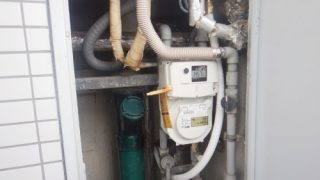 ビル パイプシャフト内の漏水による銅管交換工事（横浜市中区元町）