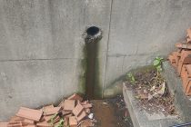 【排水枡】擁壁から水漏れ