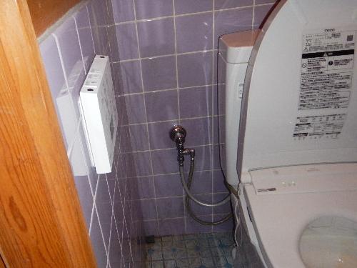施工前(トイレ止水栓)