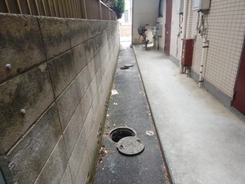 施工前 マンション玄関前