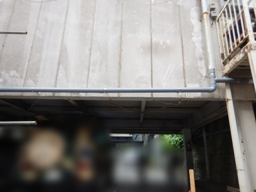 雨水管交換(正面右側)