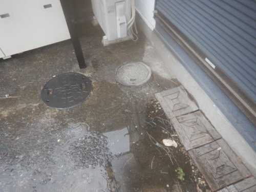 コンクリート下で排水管が脱落しかけて・・・