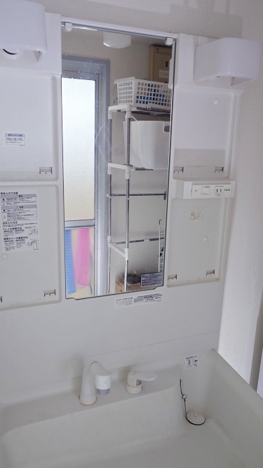 施工前の洗面化粧台