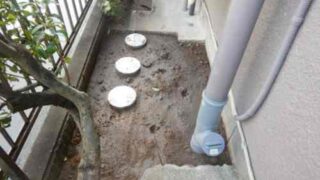 擁壁からの水漏れで排水桝交換（横浜市金沢区富岡西）