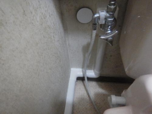 トイレ止水栓移設