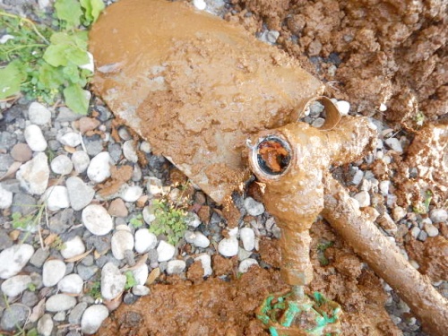 埋設給水管の漏水