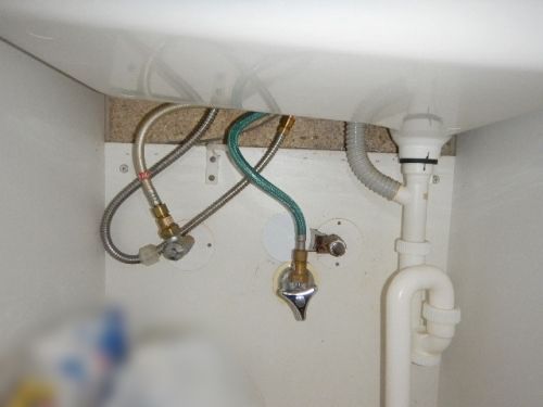 洗面止水栓へ接続