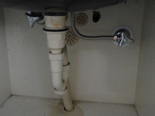 洗面止水栓へ接続