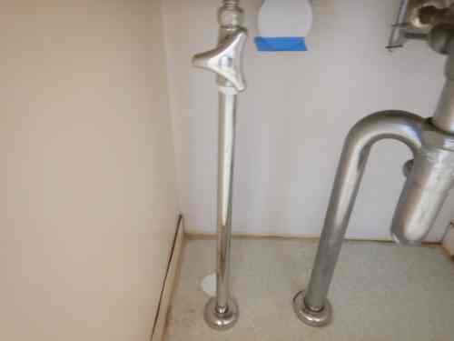 壁給水から床給水へ
