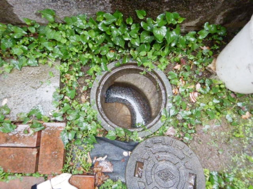 排水桝の劣化と排水管の勾配不良