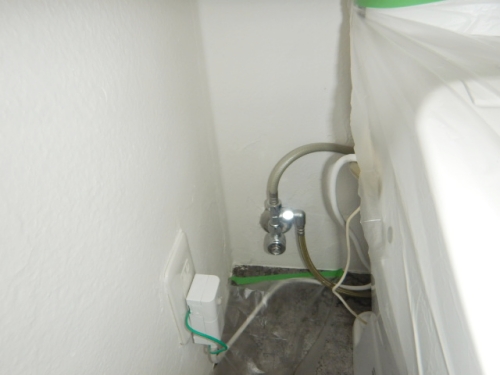 施工前_トイレの止水栓