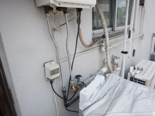 給湯器まわり
