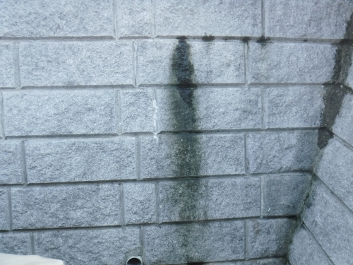 擁壁から水漏れ