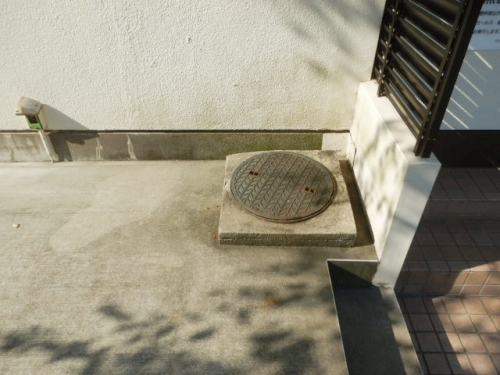 排水桝の配管から漏水